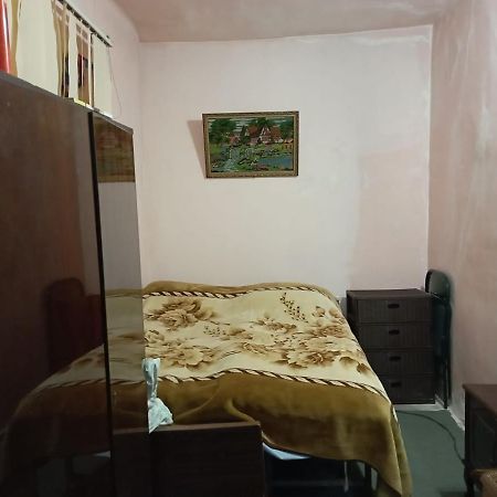 Flora's Guest House Erévan Extérieur photo